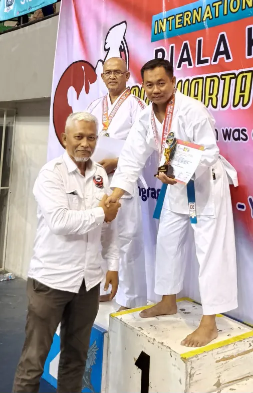 Atlet Karate Koarmada II Raih 6 Medali di Kejuaraan Karate International Open Piala Kemenpora 2025
