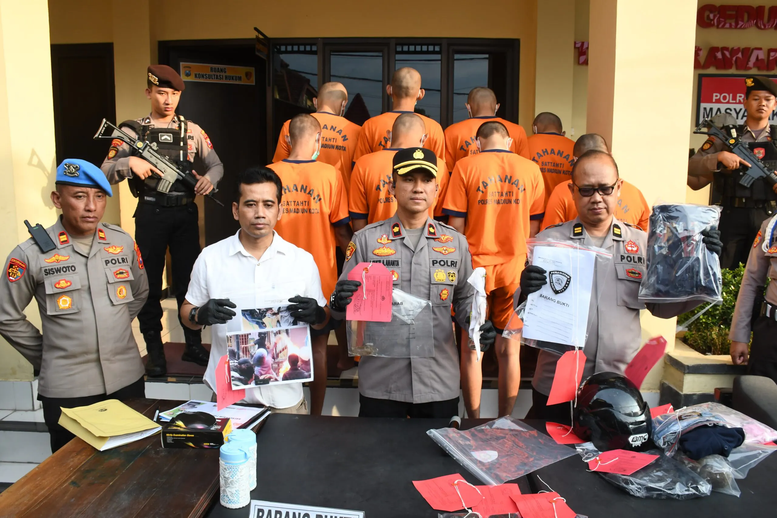 Sebanyak 91 Pelaku Ricuh Unjuk Rasa DPRD , Bom Molotov hingga Pencurian Diungkap Polres Madiun Kota