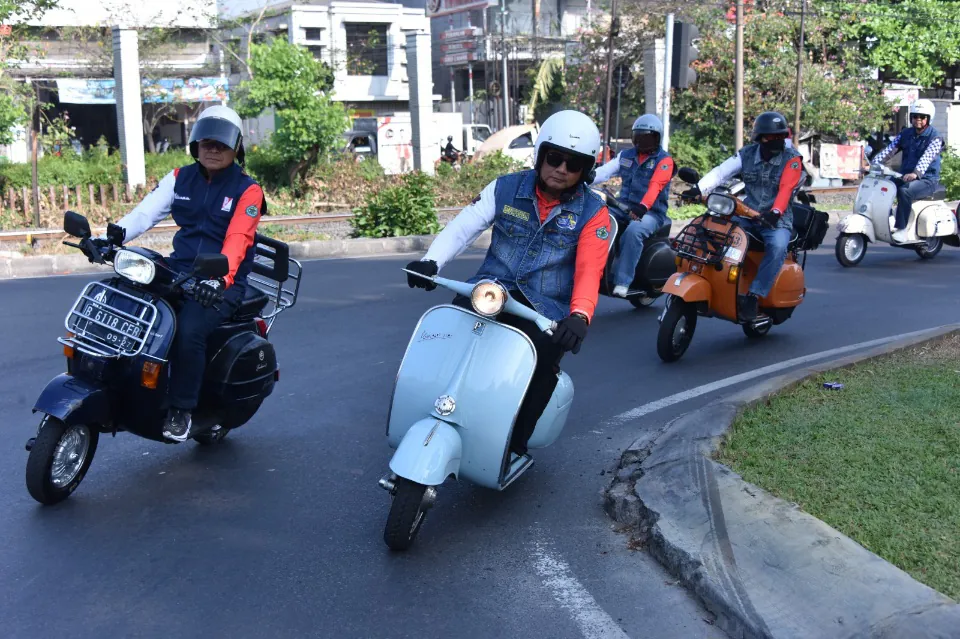 Wadan Kodiklatal Hadiri Archery Open Tournament HUT TNI 2025 dan Riding Vespa Bersama Pimpinan Kotama TNI AL