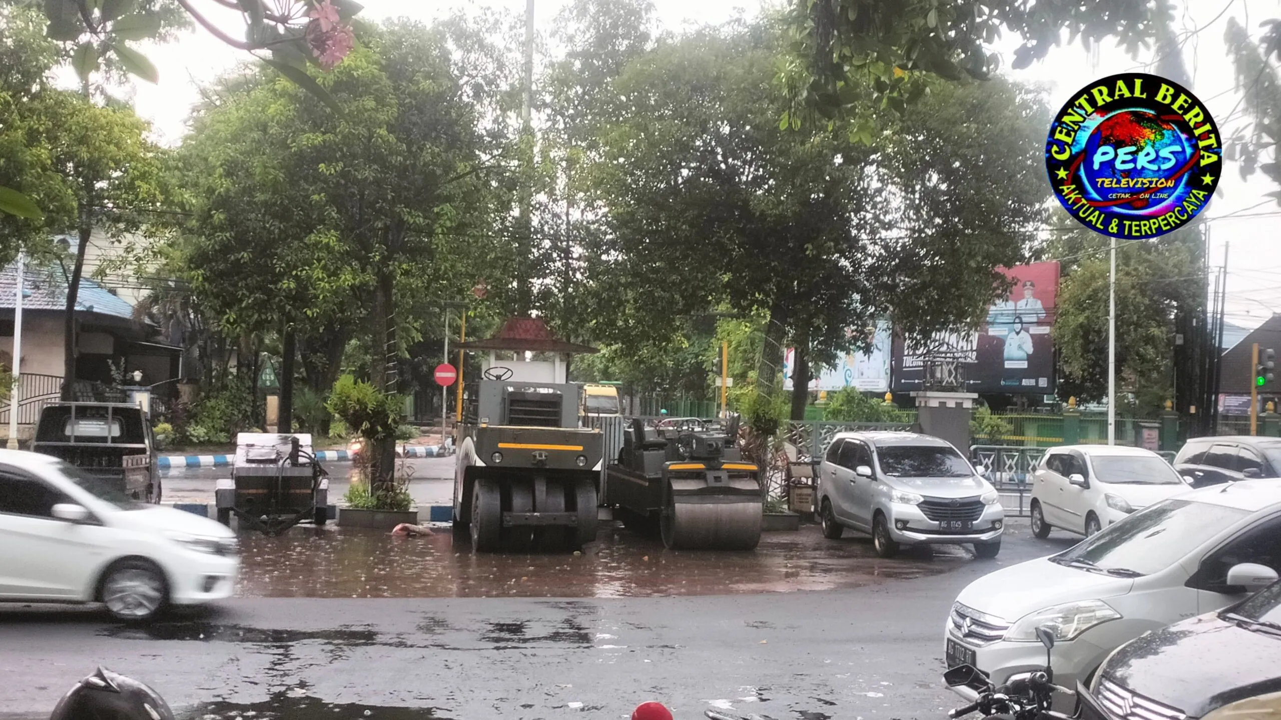 Aspal “Gratisan” di Halaman Pemkab Tulungagung Jadi Sorotan, PLT Kadis PU: Bukan Proyek APBD