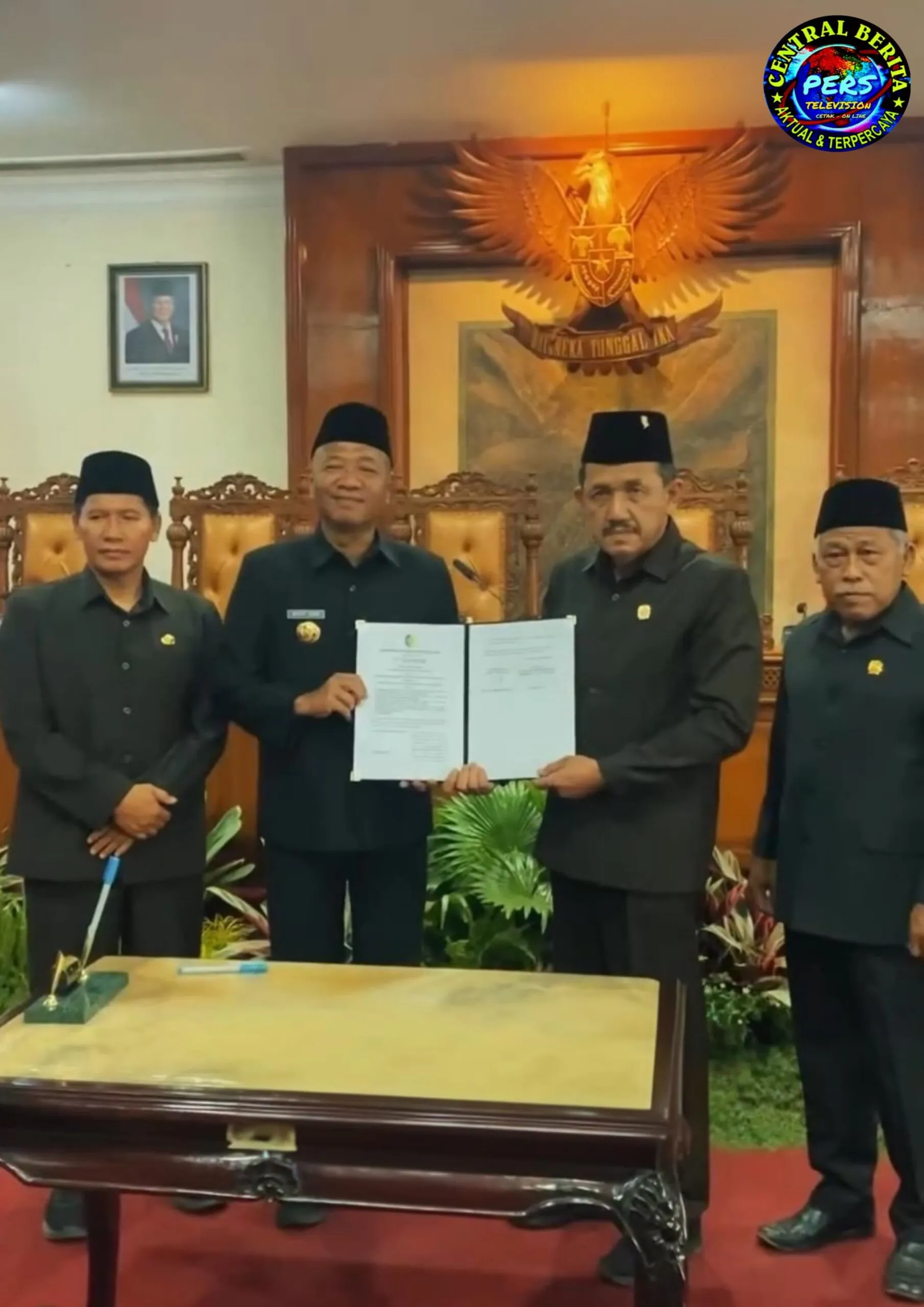 Bupati Gatut Sunu Hadiri Rapat Paripurna DPRD: 5 Ranperda Disetujui untuk Dorong Kemajuan Tulungagung