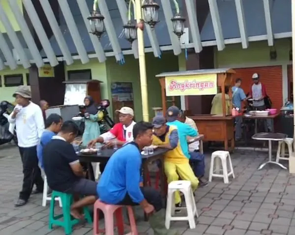 Ngalap Berkah Jumat, DPD IMO Kab. Magetan Gelar Program Makan Gratis Bersama