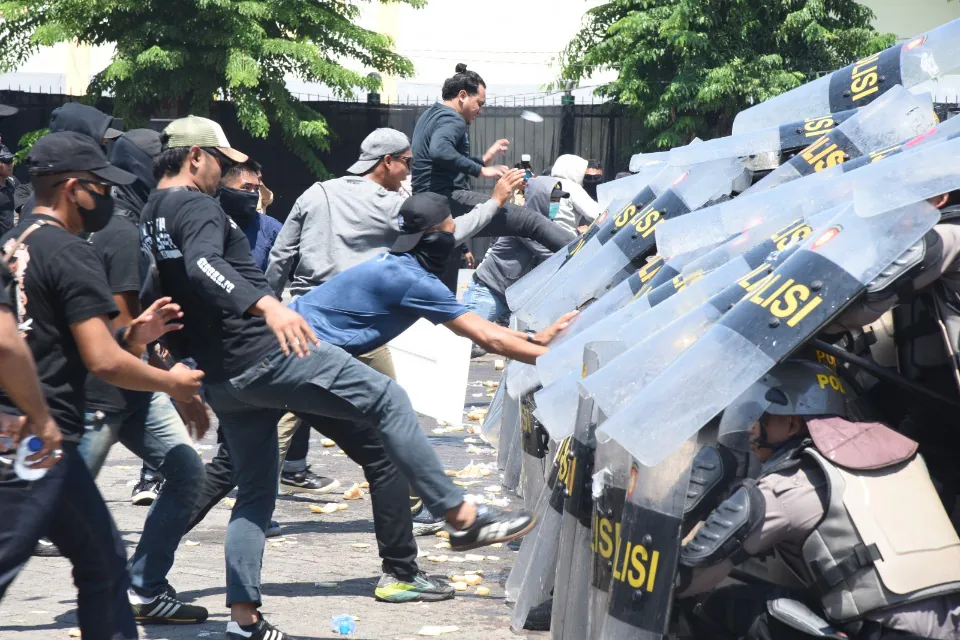 Polda Jatim Gelar Simulasi Sispamkota di GOR Sidoarjo