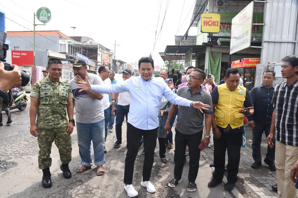 Bupati Subandi Sidak Jalan Rusak di Bluru Kidul, Pastikan Betonisasi 1,6 Km Usai Lebaran 2026