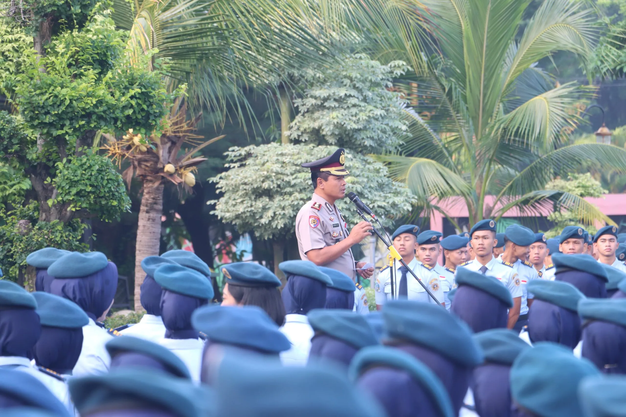 Wakapolres Jadi Inspektur Upacara, Tekankan Hormati Guru dan Cegah Kekerasan di Lingkungan Sekolah