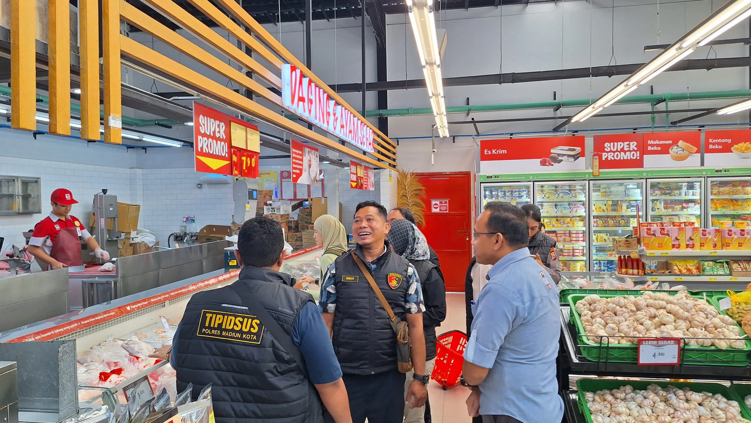 Antisipasi Kelangkaan dan Lonjakan Harga Bapokting, Satgas Pangan Polres Madiun Kota Sidak Pasar Besar Madiun