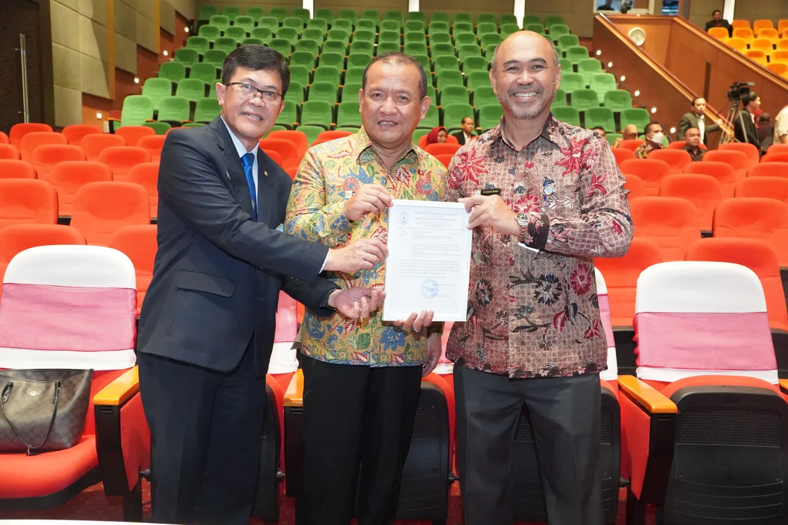Fokus pada Terapi Hiperbarik dan Kemaritiman Universitas Hang Tuah Buka Lima PPDS