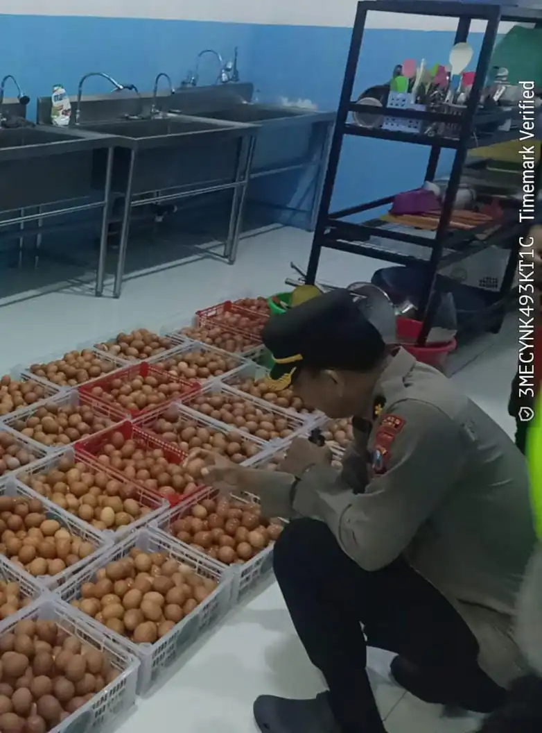 Pamenwas Polres Ngawi Cek SPPG Polri, Pastikan Kebersihan dan Kualitas Bahan Makanan Terjaga