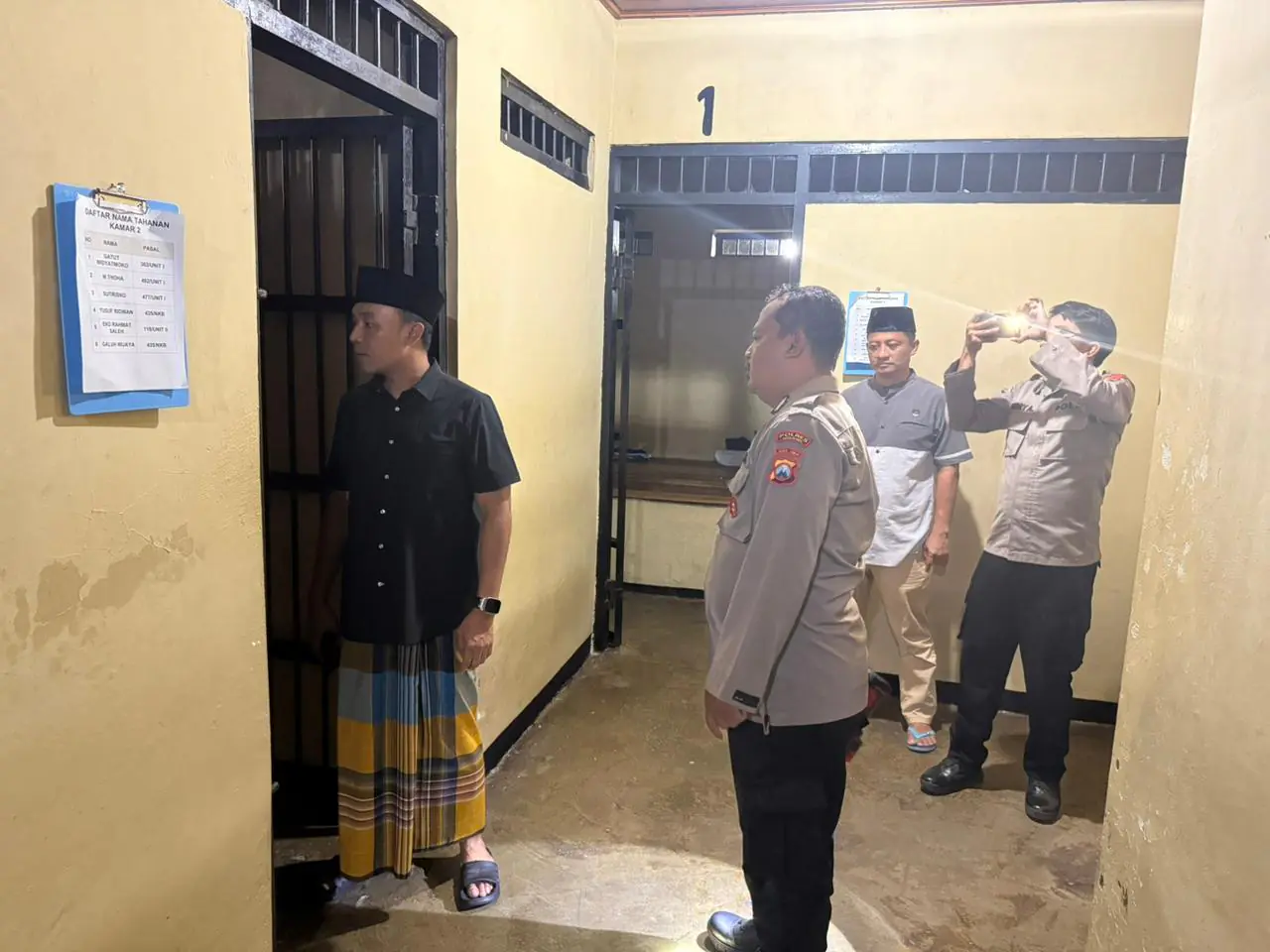 Kapolres Ngawi Cek Tahanan, Beri Motivasi di Awal Ramadhan