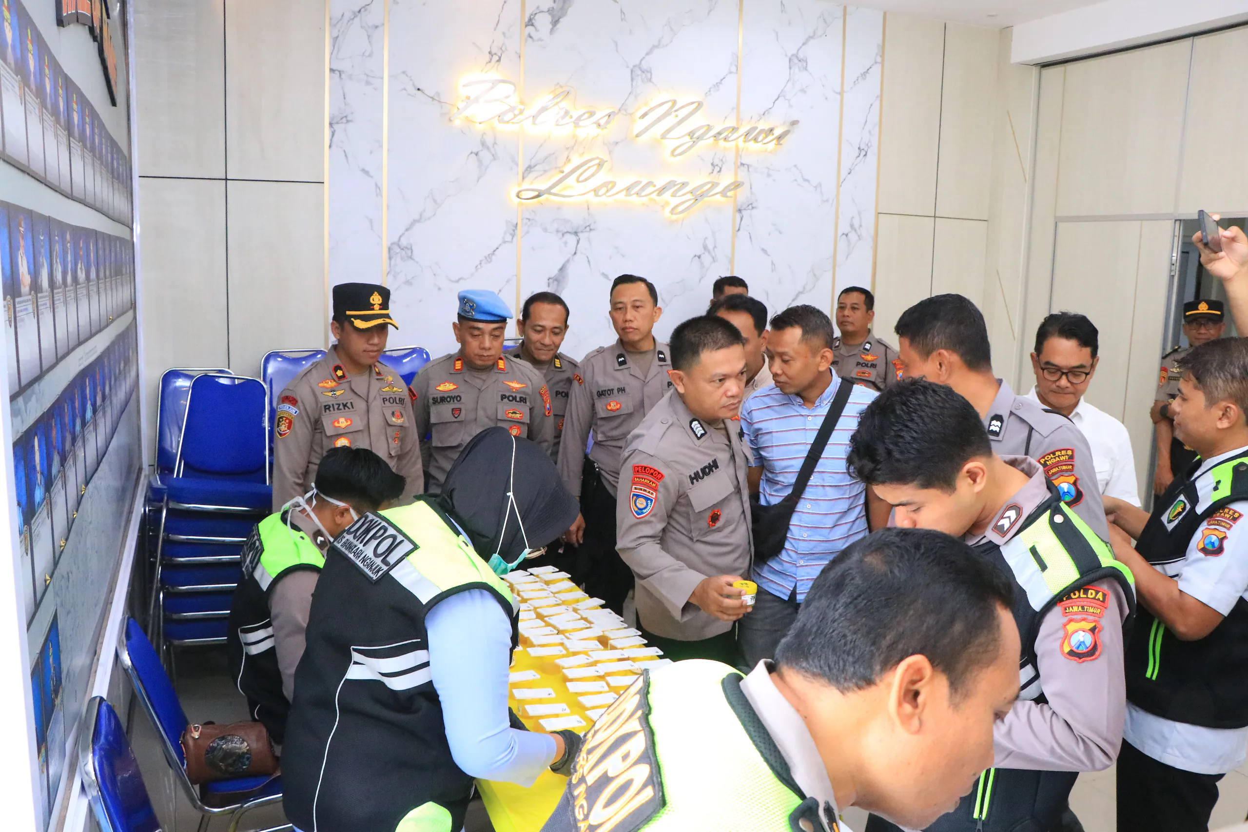 Cegah Penyalahgunaan Narkoba, Polres Ngawi Gelar Tes Urine Mendadak kepada Anggota