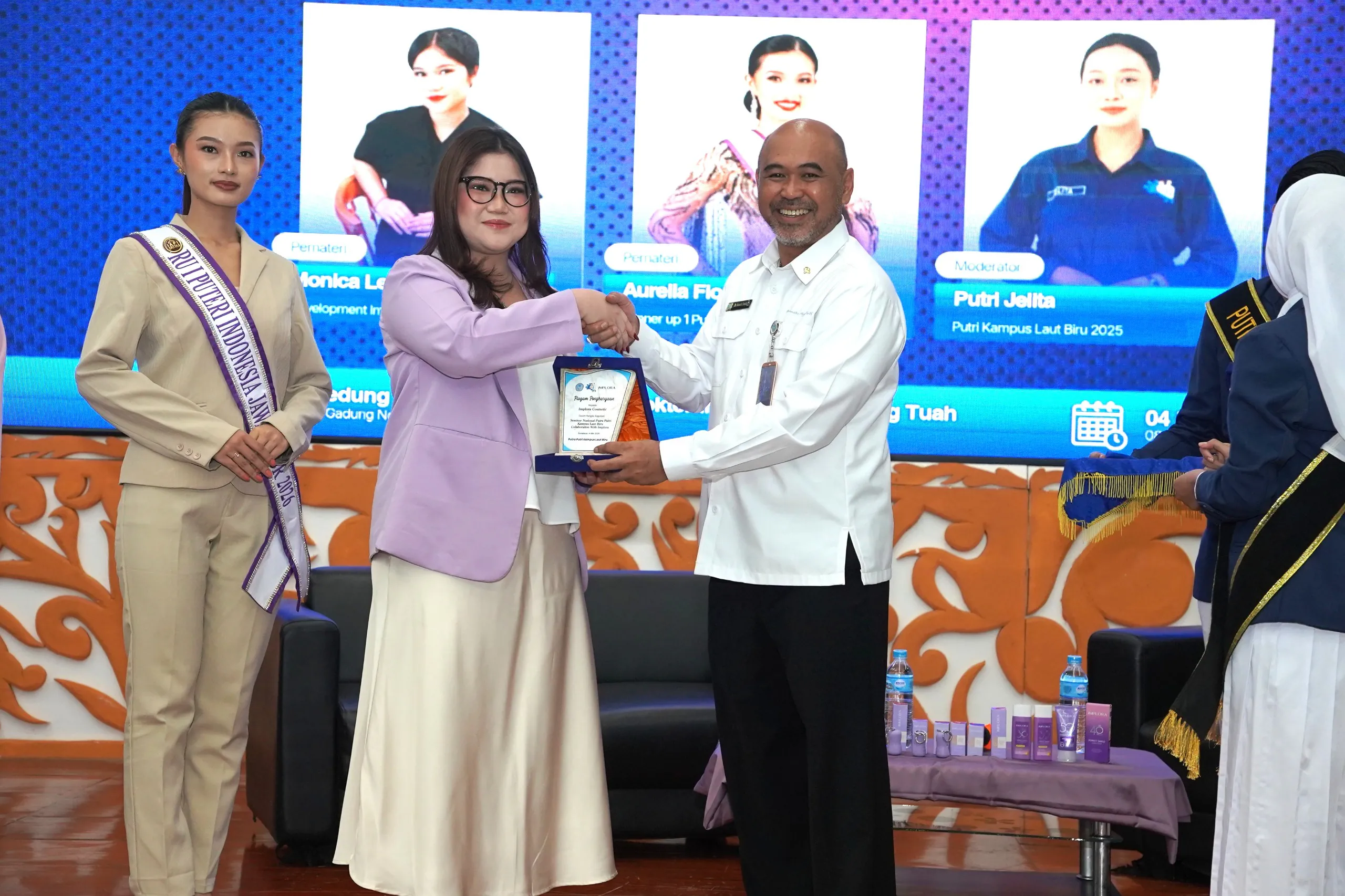 UHT Cetak Mahasiswa Berdaya Saing Lewat Seminar Personal Branding Nasional 2026