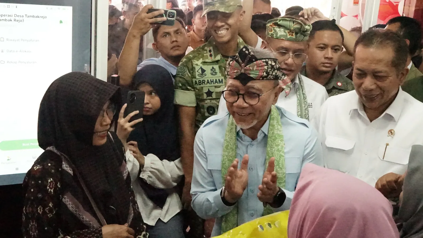 Dampingi Menko Pangan Tinjau KDKMP Desa Tambakrejo Waru, Wabup Sidoarjo Tegaskan Komitmen Pemkab Sidoarjo Dukung Kemajuan Kopdes Merah PutihS