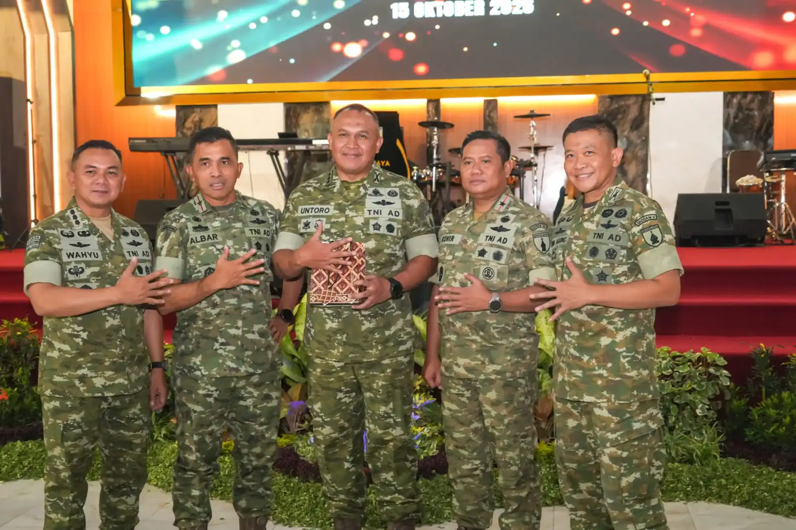 Danrem Bhaskara Jaya Hadiri Sertijab Danrem 081/DSJ, Teguhkan Regenerasi Kepemimpinan dan Profesionalisme TNI AD