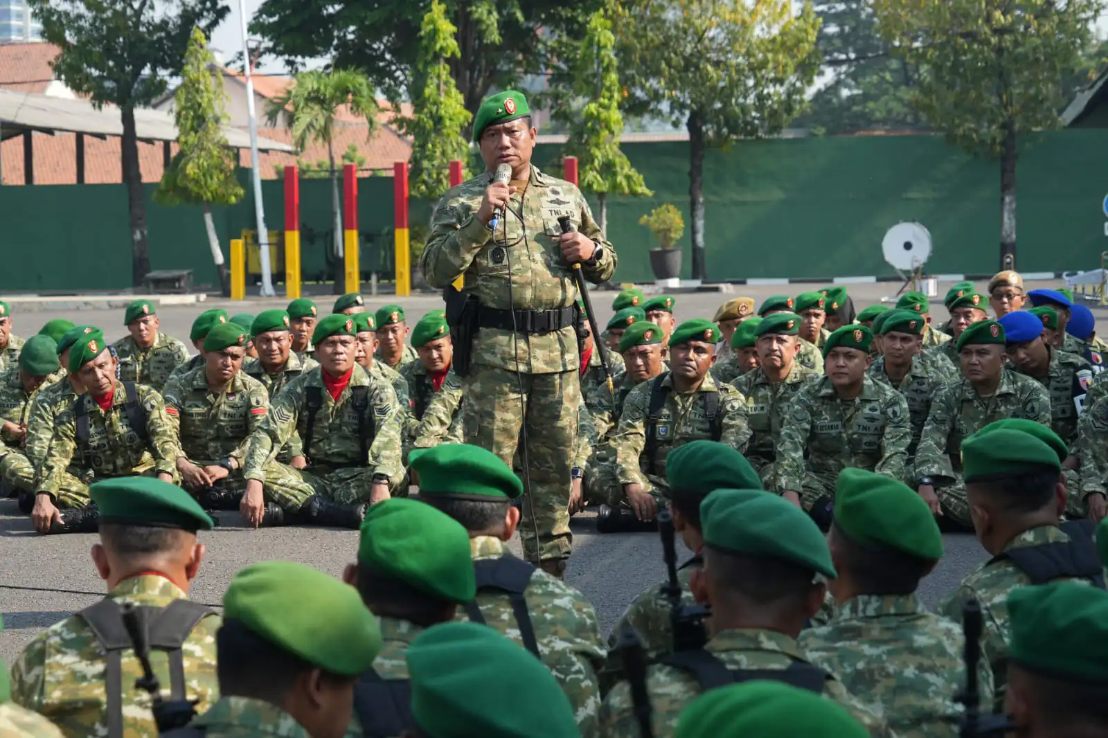 Danrem Bhaskara Jaya Pimpin Upacara 17-an, Tekankan Soliditas Prajurit dan Profesionalisme TNI