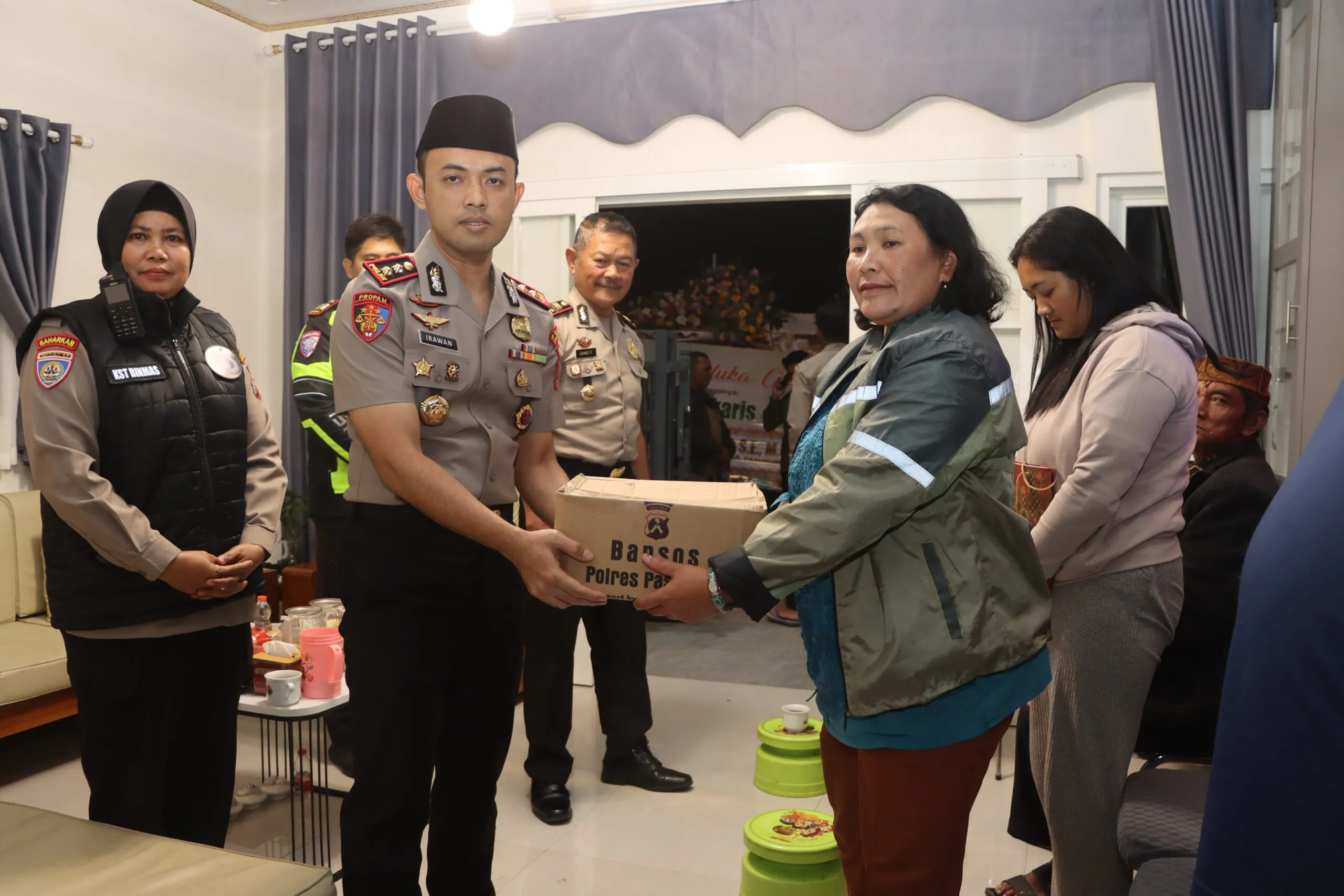 Duka Karhutla TNBTS, Kapolres Pasuruan Sambangi Keluarga Korban untuk Sampaikan Belasungkawa