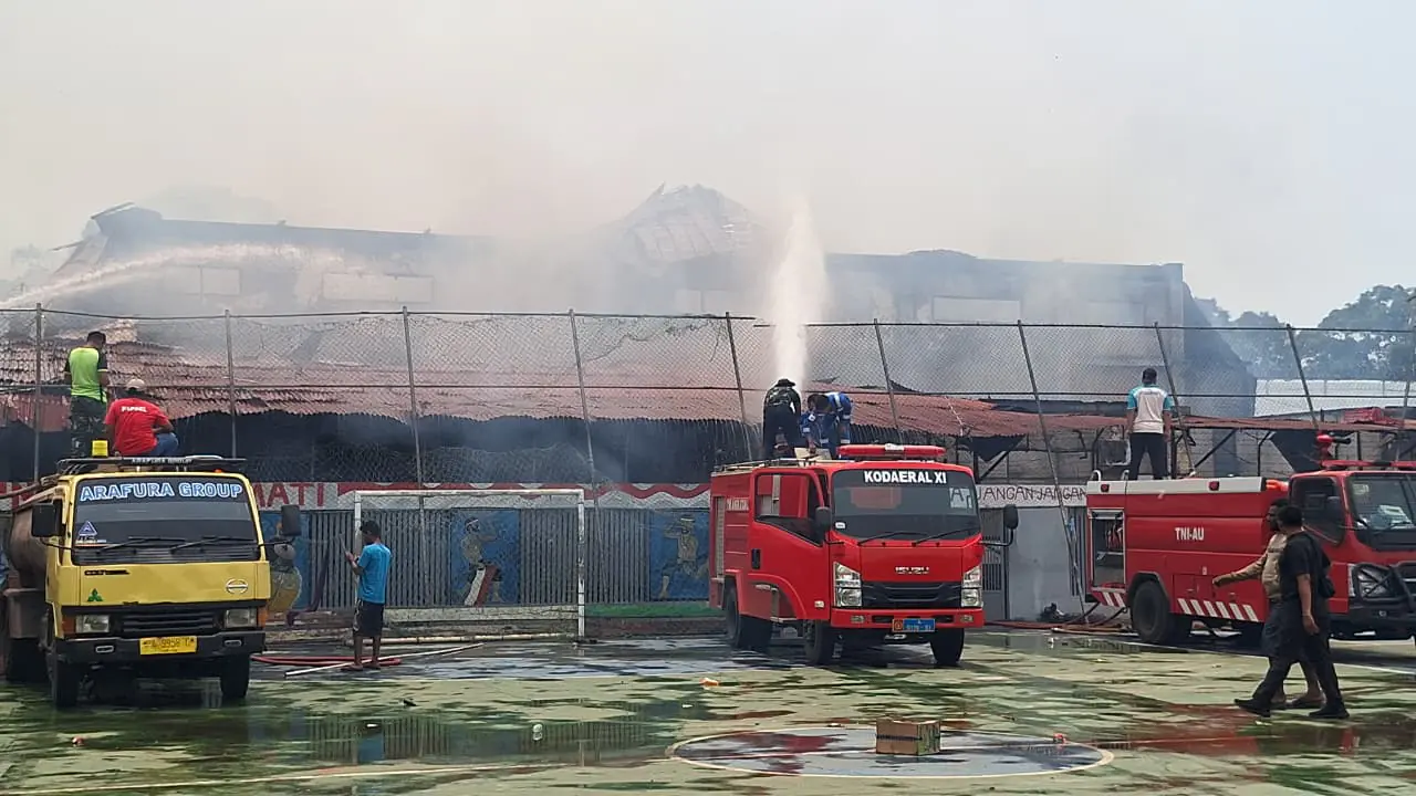 Gerak Cepat! Tim PMK Kodaeral XI Terjun Padamkan Kebakaran Lapas Kelas IIB Merauke