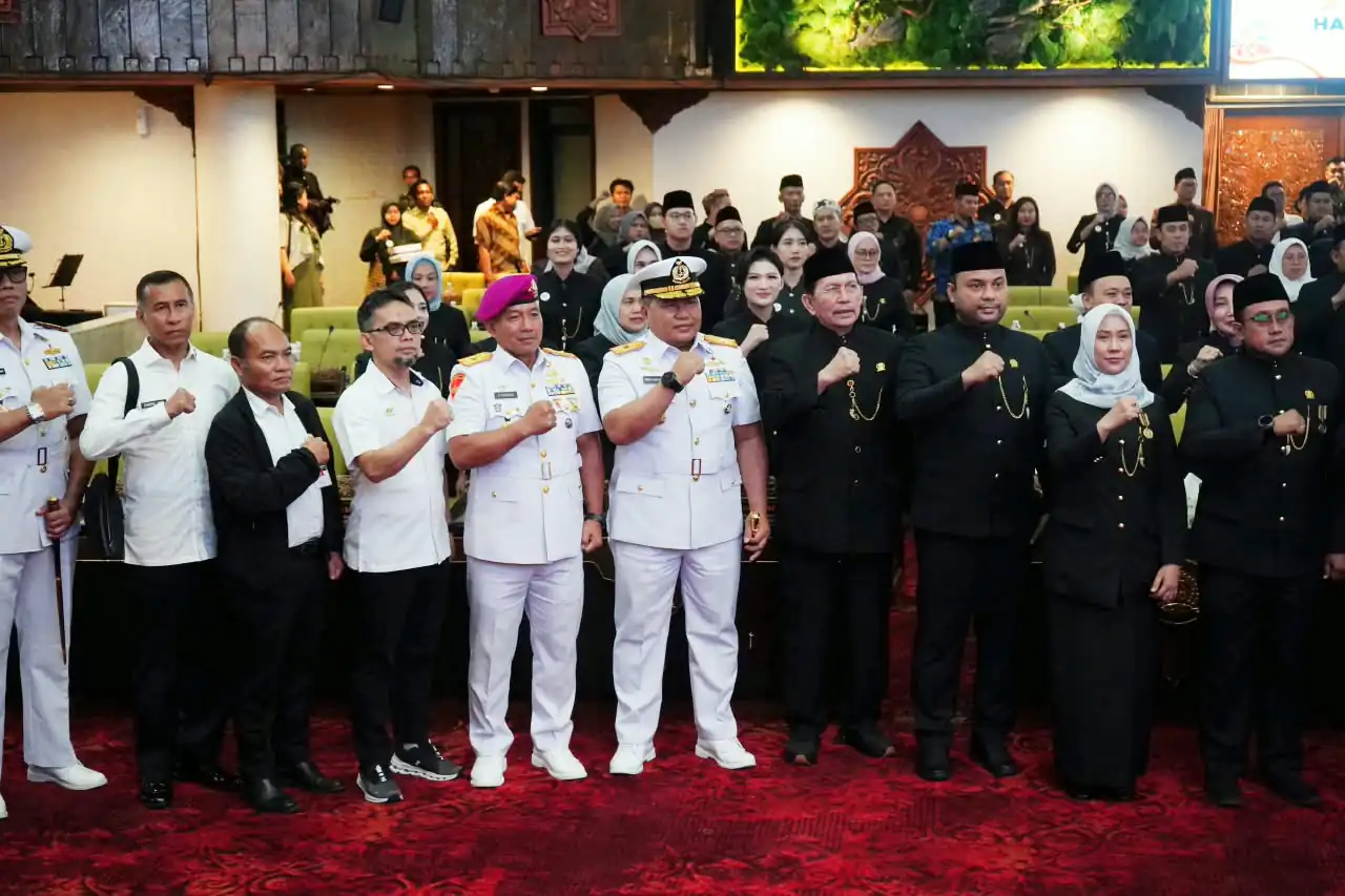 Hari Jadi Ke-81 Provinsi Jatim, Koarmada II Hadiri Rapat Paripurna Istimewa DPRD
