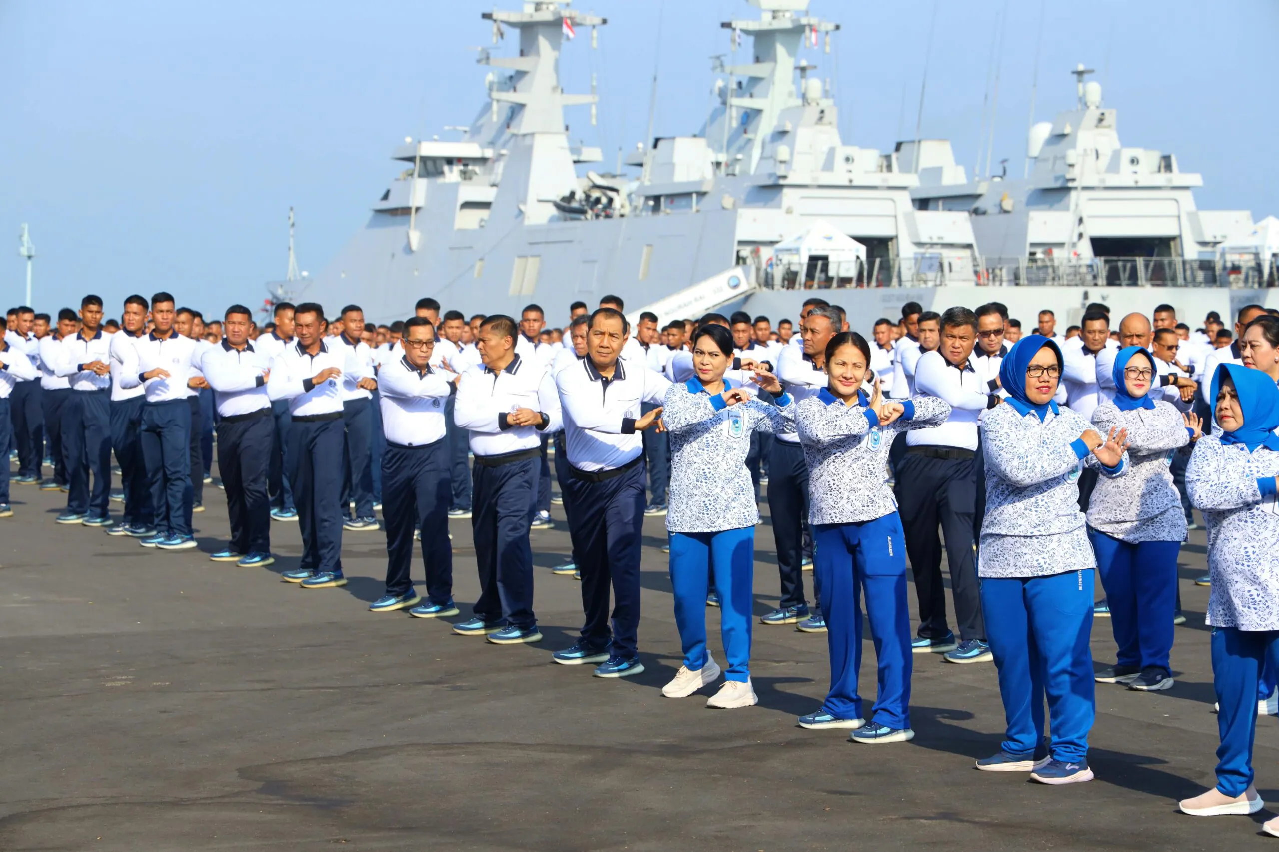 Jaga Kebugaran dan Kekompakan, Pangkoarmada II Olahraga Bersama Prajurit Koarmada II