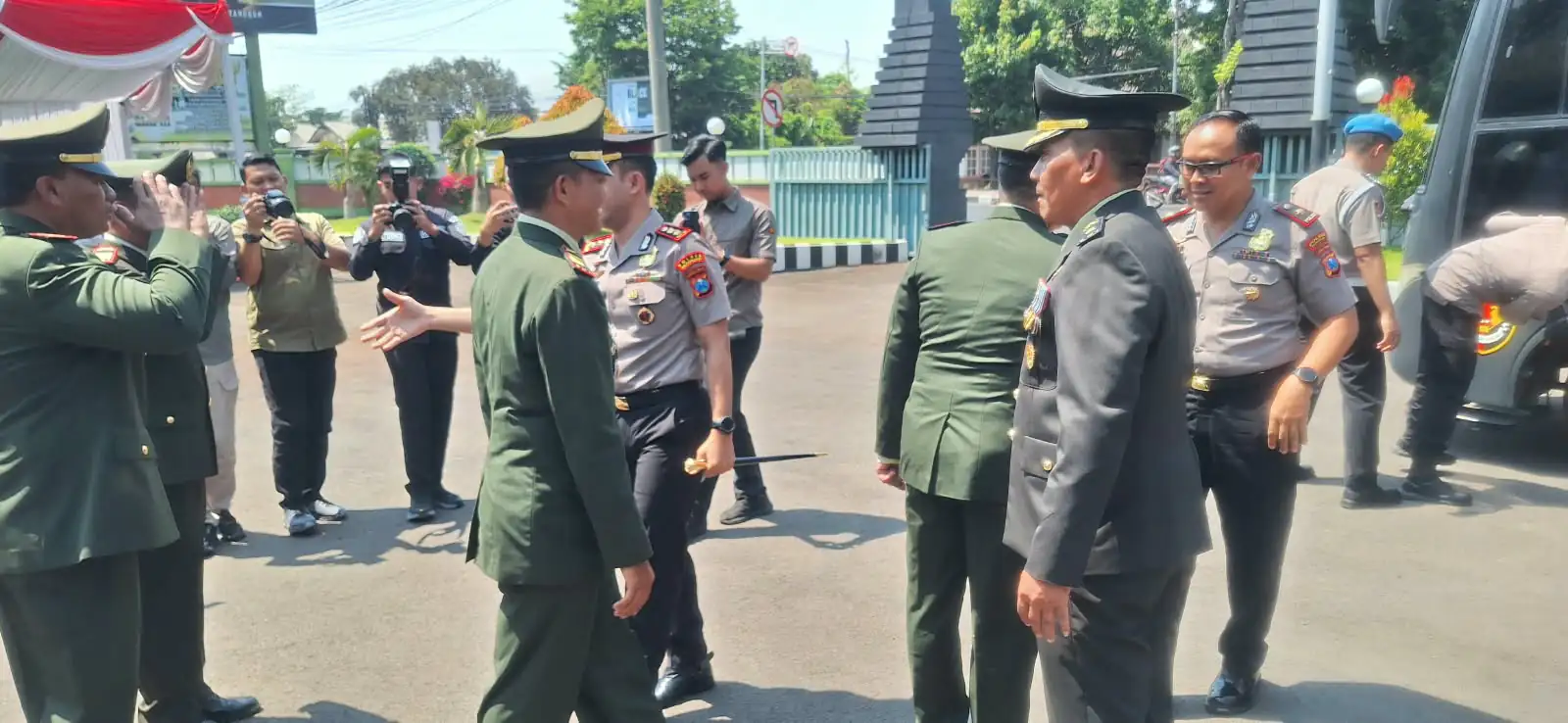 Jaga Sinergitas dan Kolaborasi, Kapolres Pasuruan Kunjungi Makodim 0819 di HUT ke-81 TNI