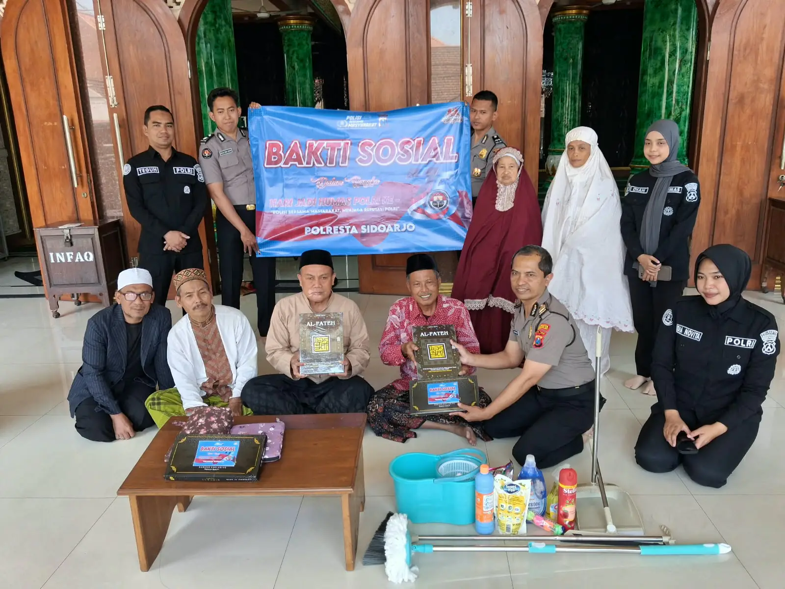 Peringati HUT Ke-75 Humas Polri, Polresta Sidoarjo Gelar Baksos di Masjid Sabilul Muttaqin