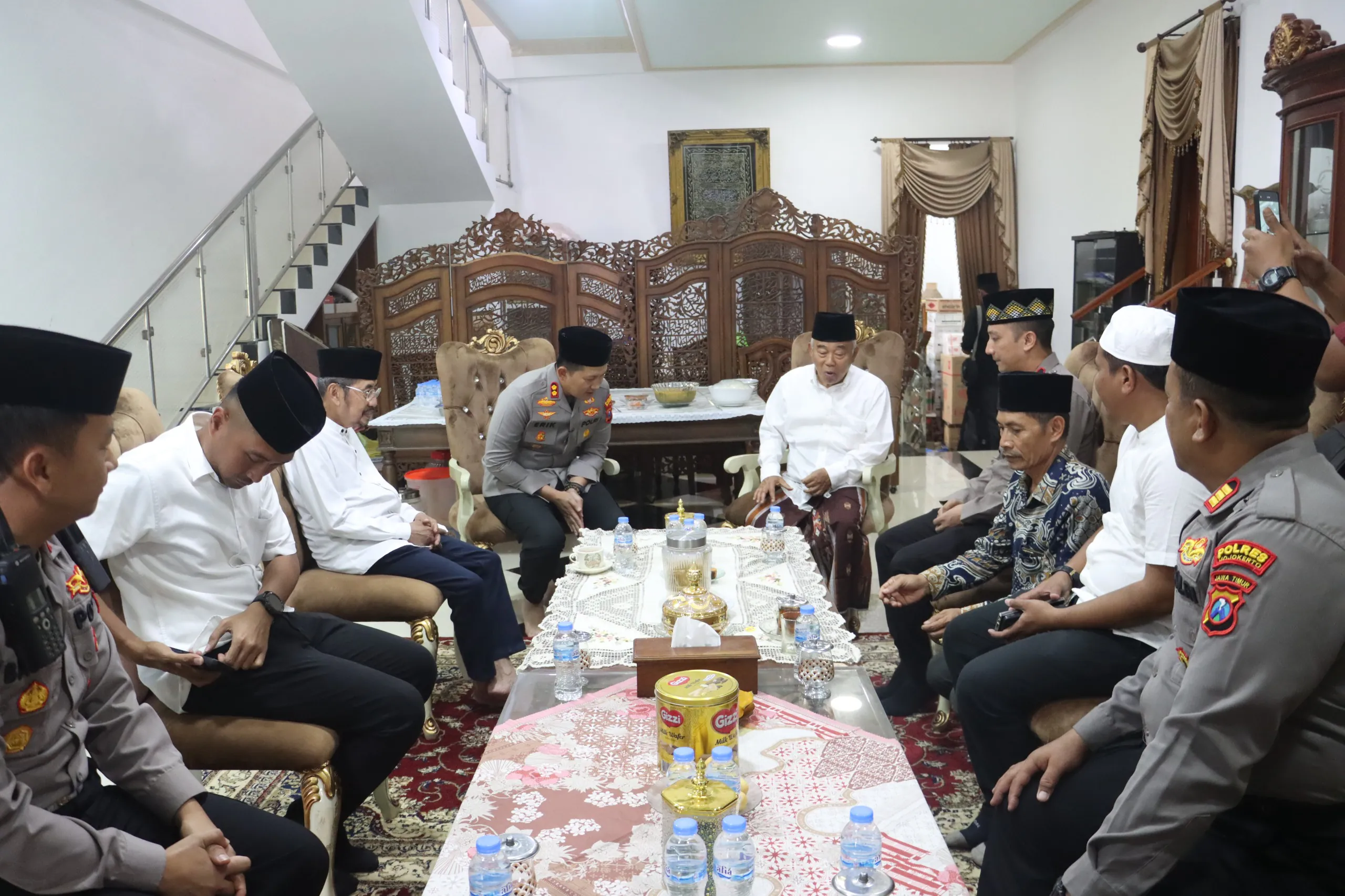 Polres Mojokerto Gandeng Ulama, Silaturahmi ke Ponpes Amanatul Ummah Perkuat Kondusivitas